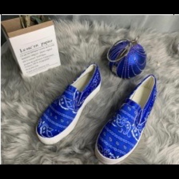 Slippers - Picture 4 of 7